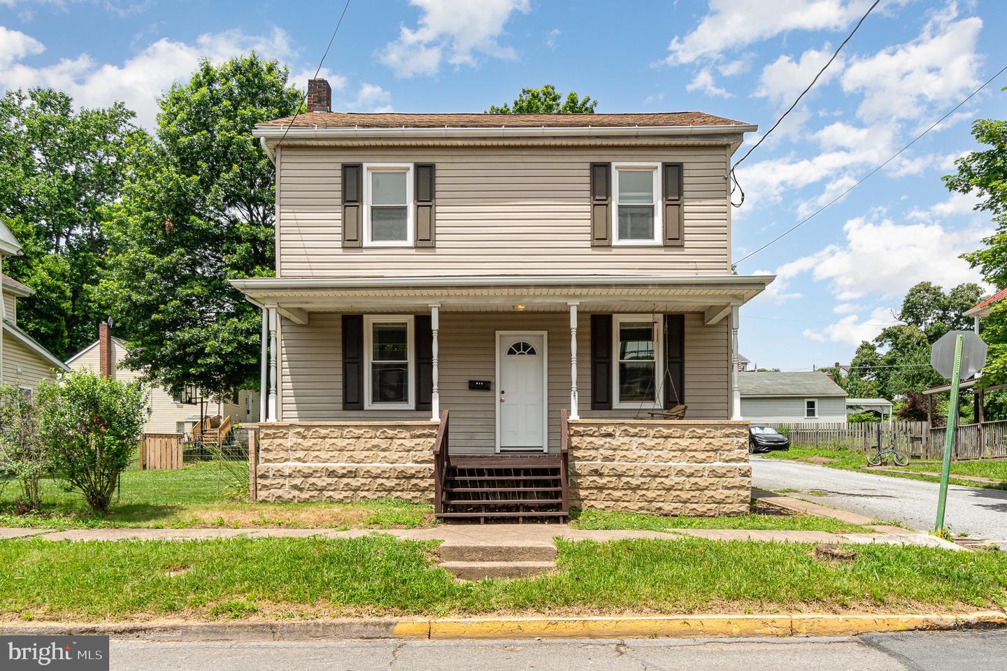 Property Photo: 615 N High Street PA 17020