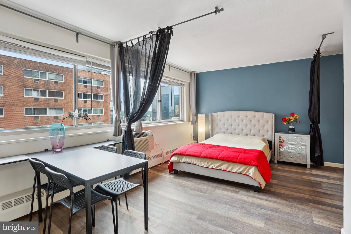 Property Photo: 2101 Chestnut Street 17 1601 PA 19103