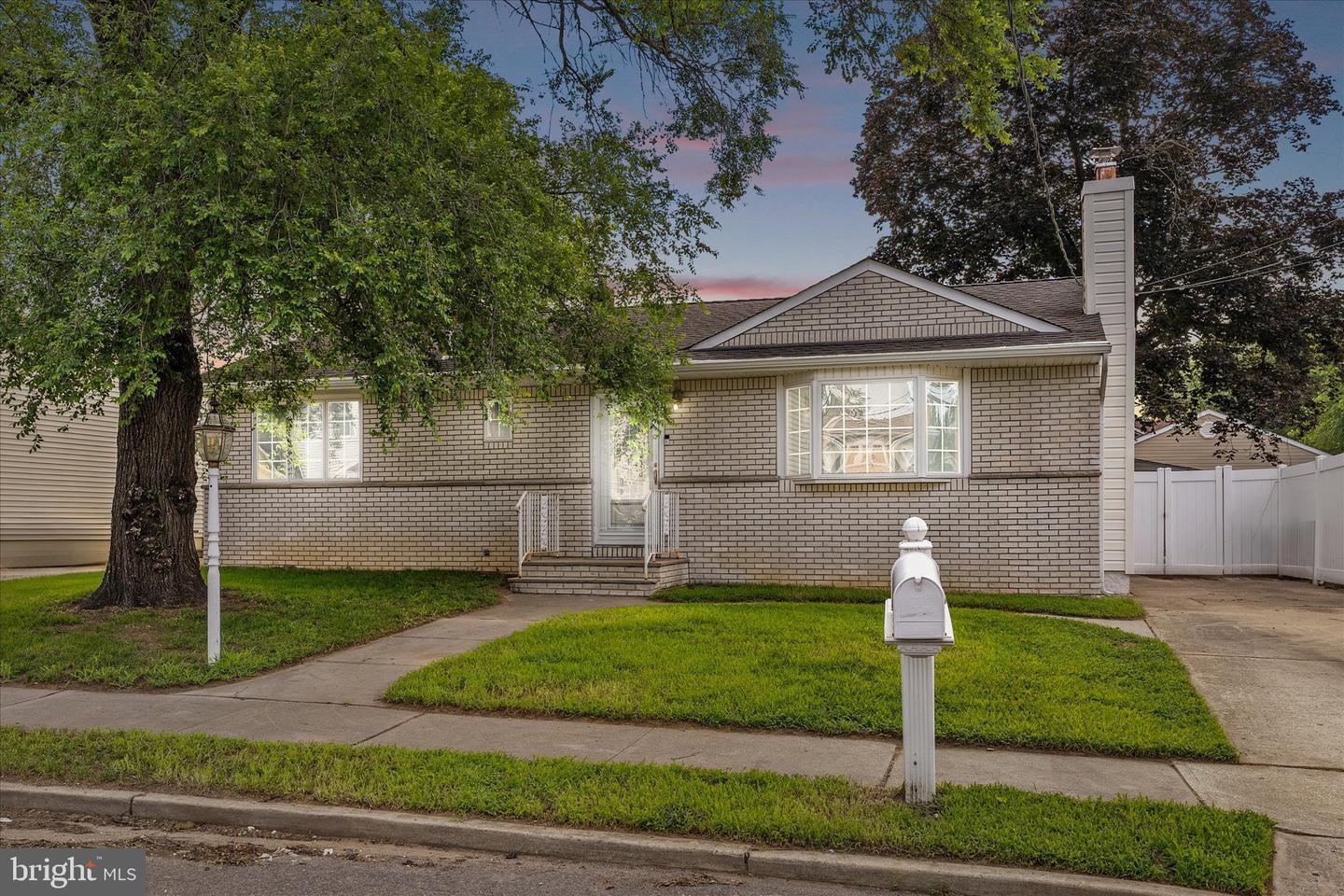 Property Photo:  22 Gaskill Avenue  NJ 08610 
