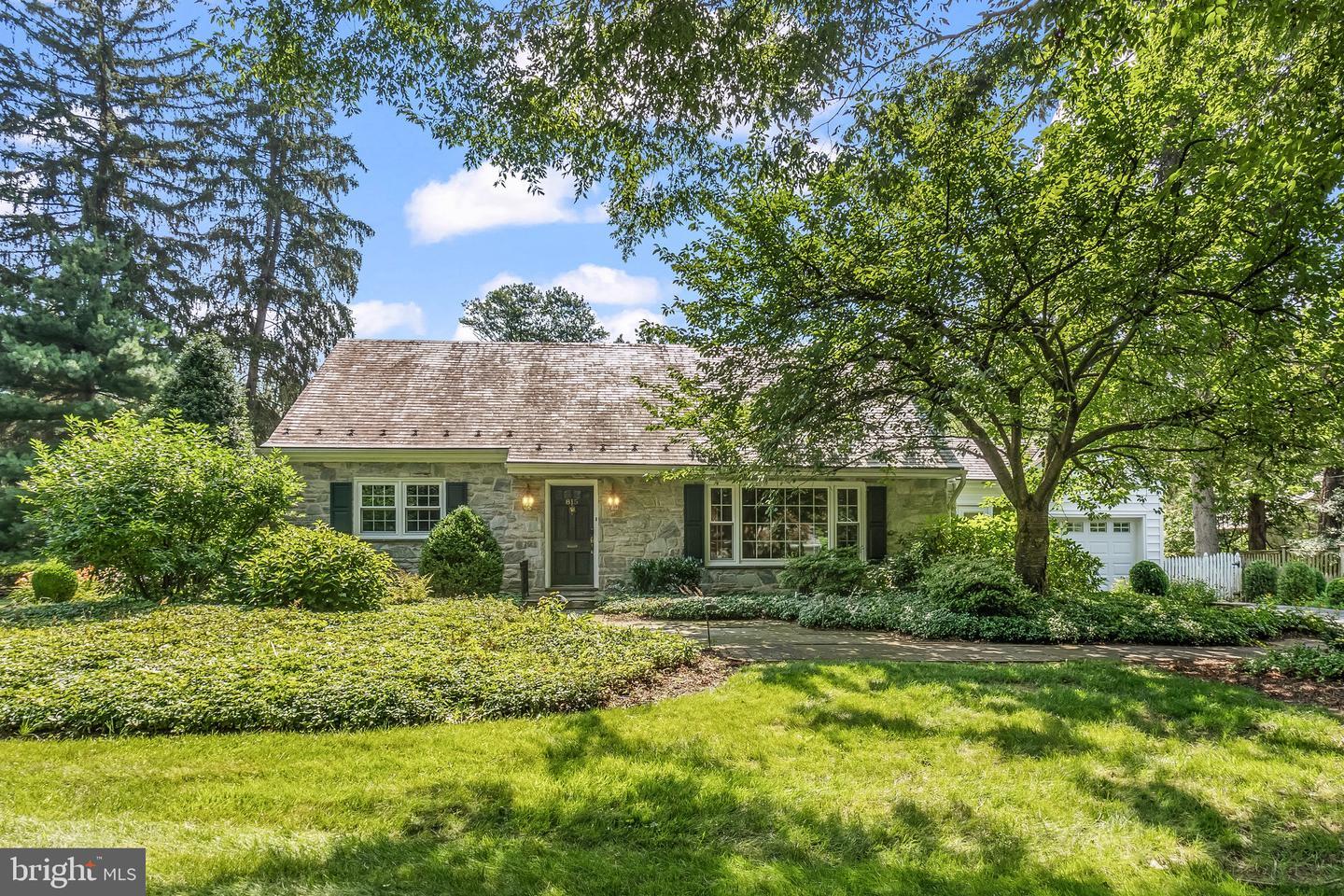 Property Photo: 815 Wilson Drive PA 17603