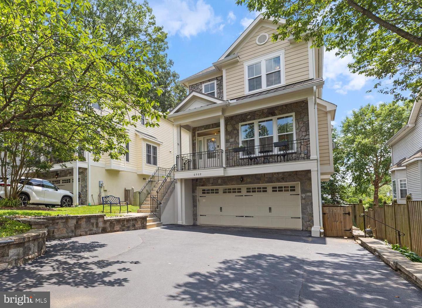 Property Photo: 6909 Willow Street VA 22046