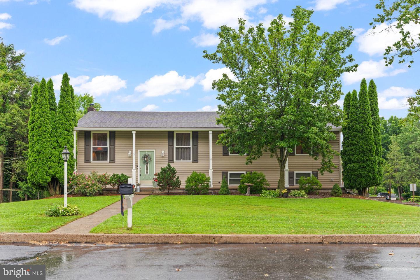 Property Photo: 171 Baldwin Boulevard PA 17876