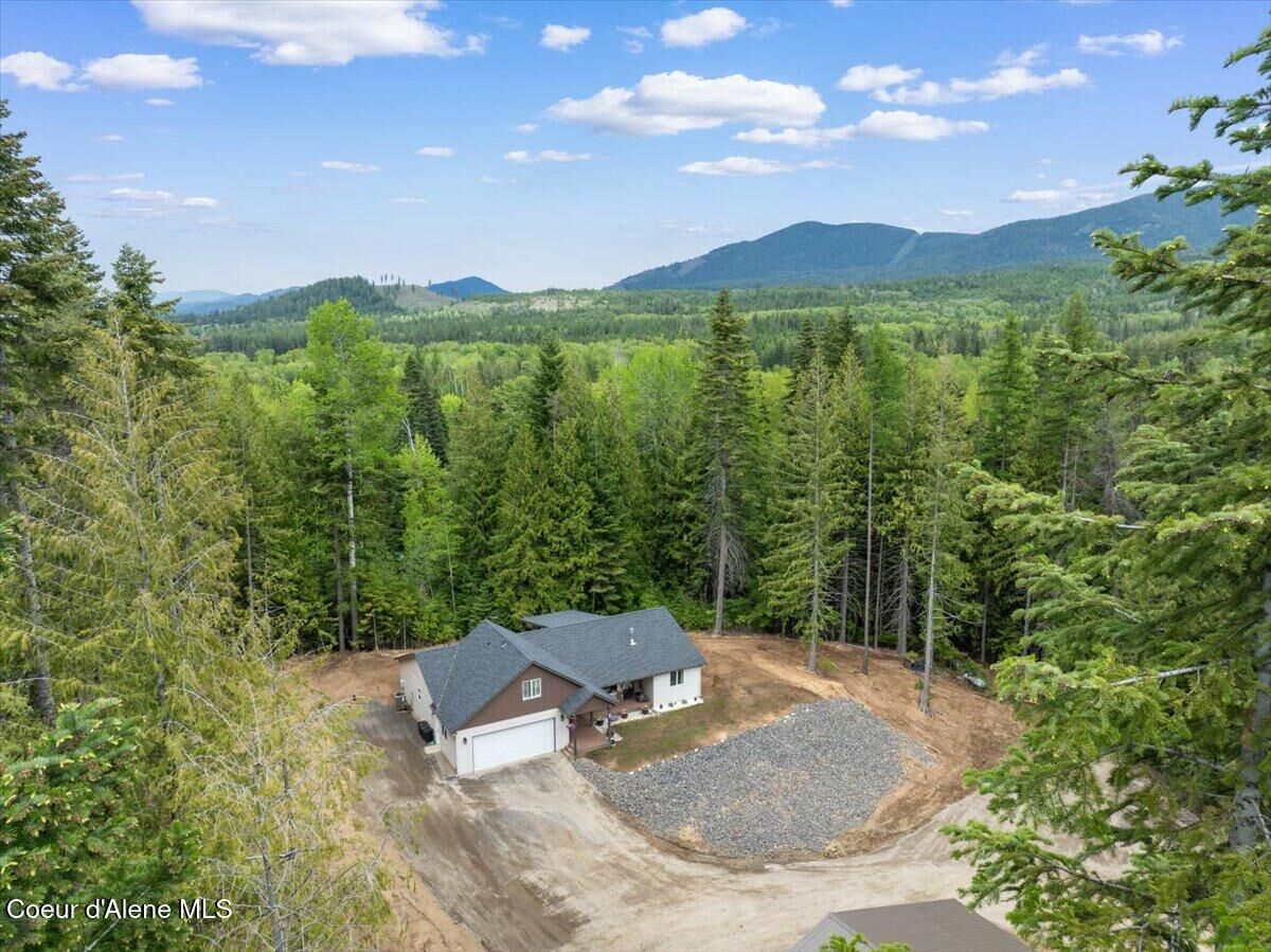 Property Photo:  12671 E Trout Pond Rd  ID 83801 