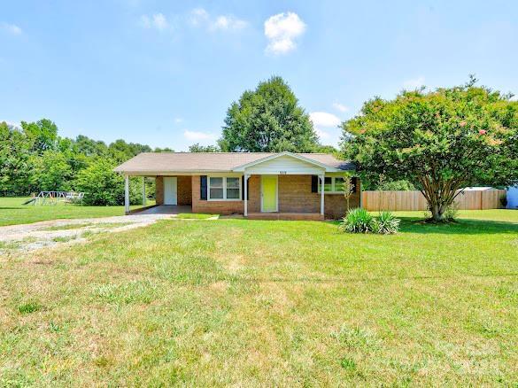 Property Photo: 515 Trinity Church Road NC 28114