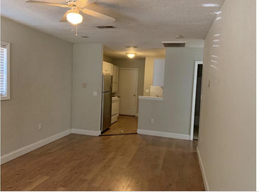 Property Photo:  921 Simmons Avenue # B A &Amp B  SC 29483 
