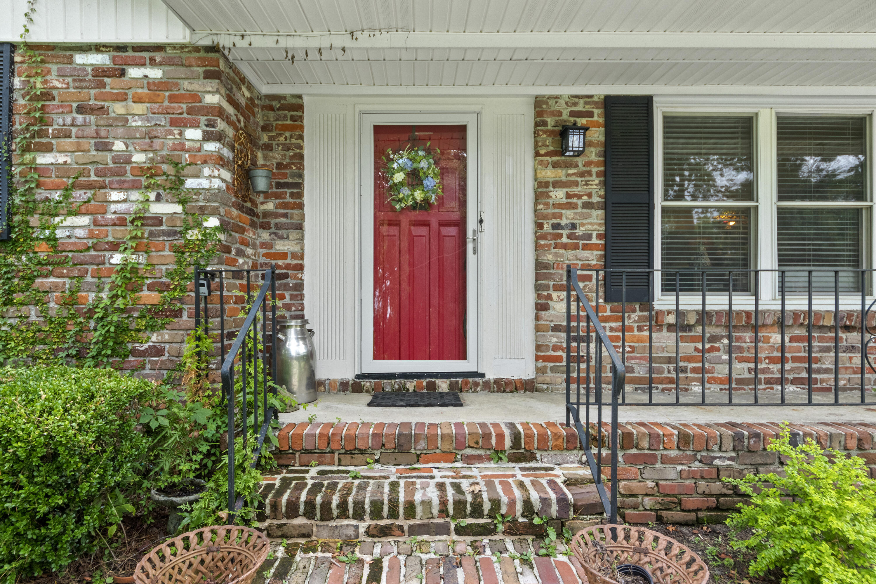 Property Photo: 1637 Falmouth Street SC 29407