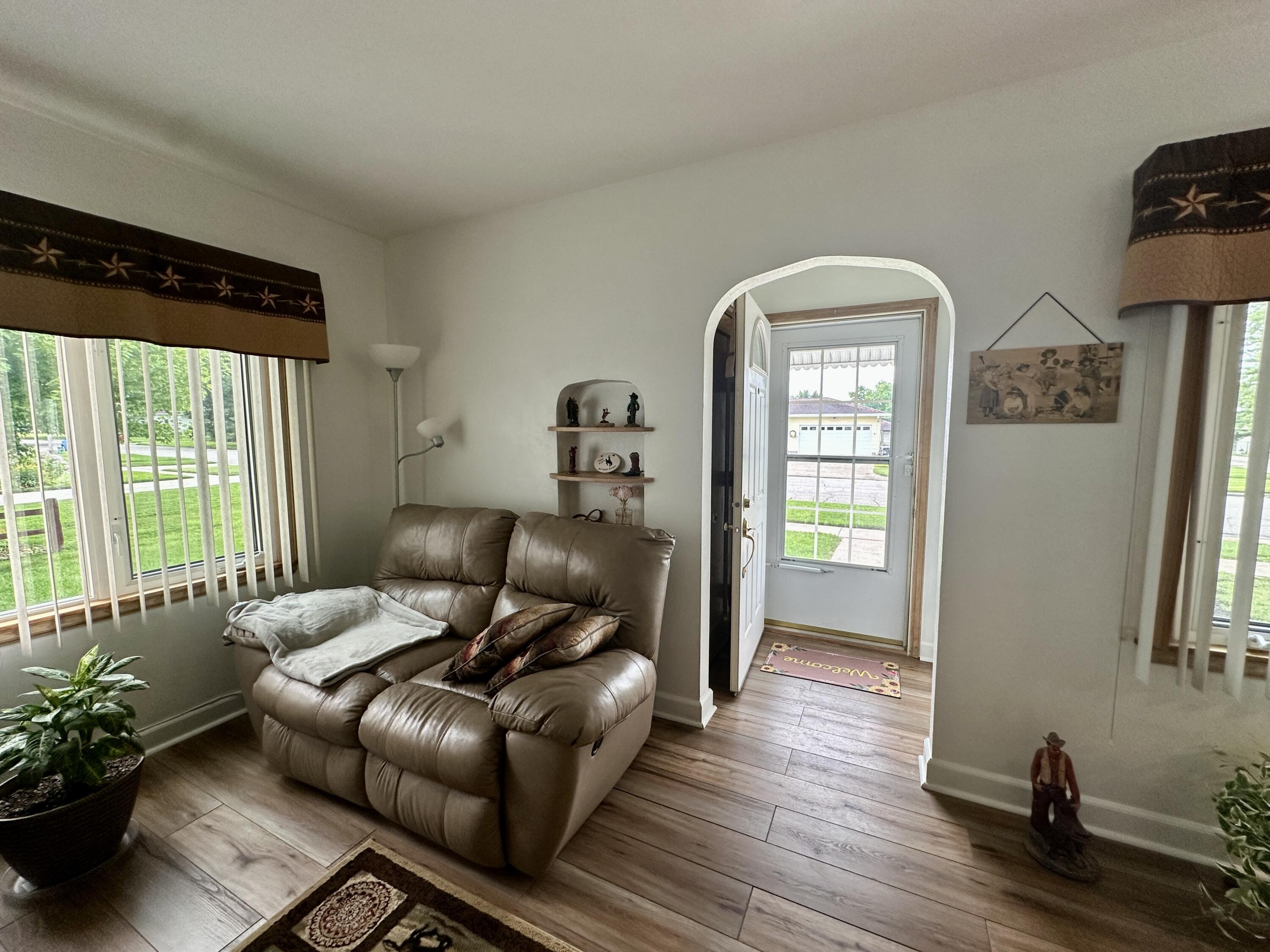 Property Photo: 333 W 5th Street IA 50036