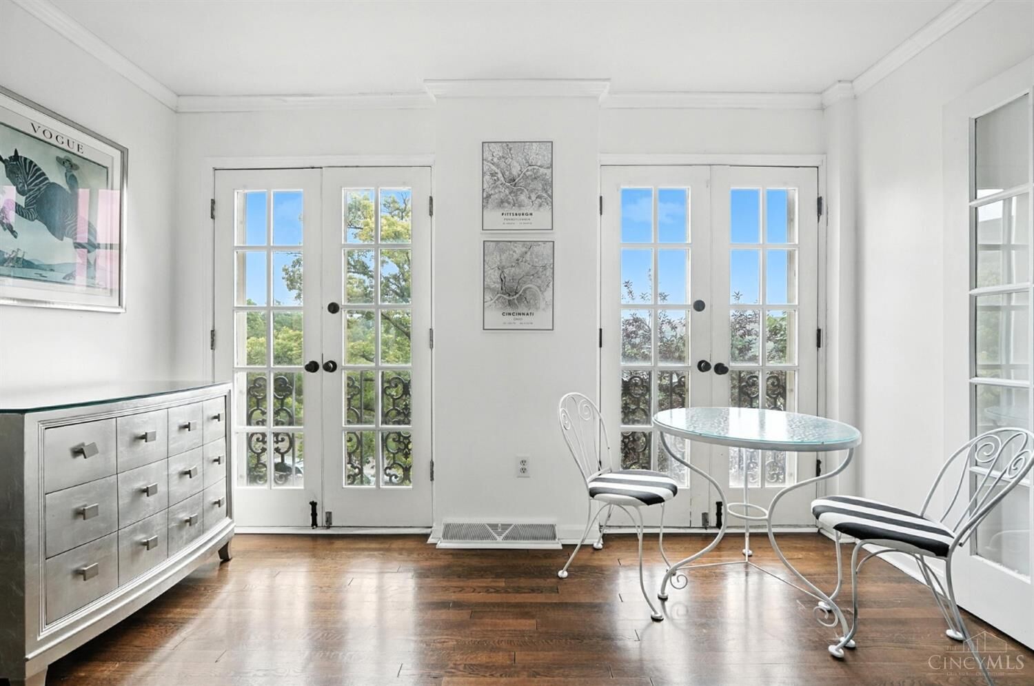 Property Photo:  854 Rue De La Paix  OH 45220 