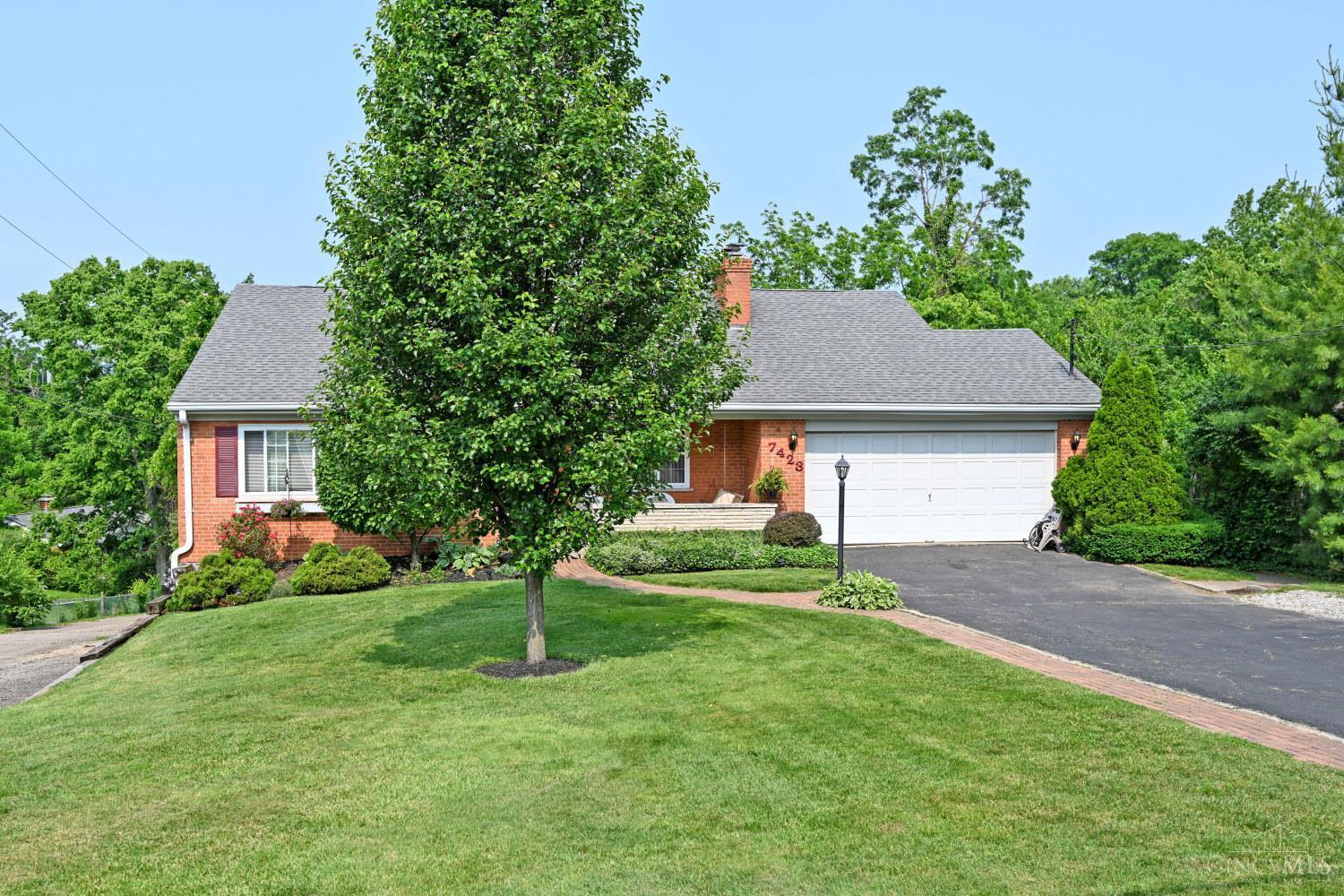 Property Photo: 7423 View Place Drive OH 45224