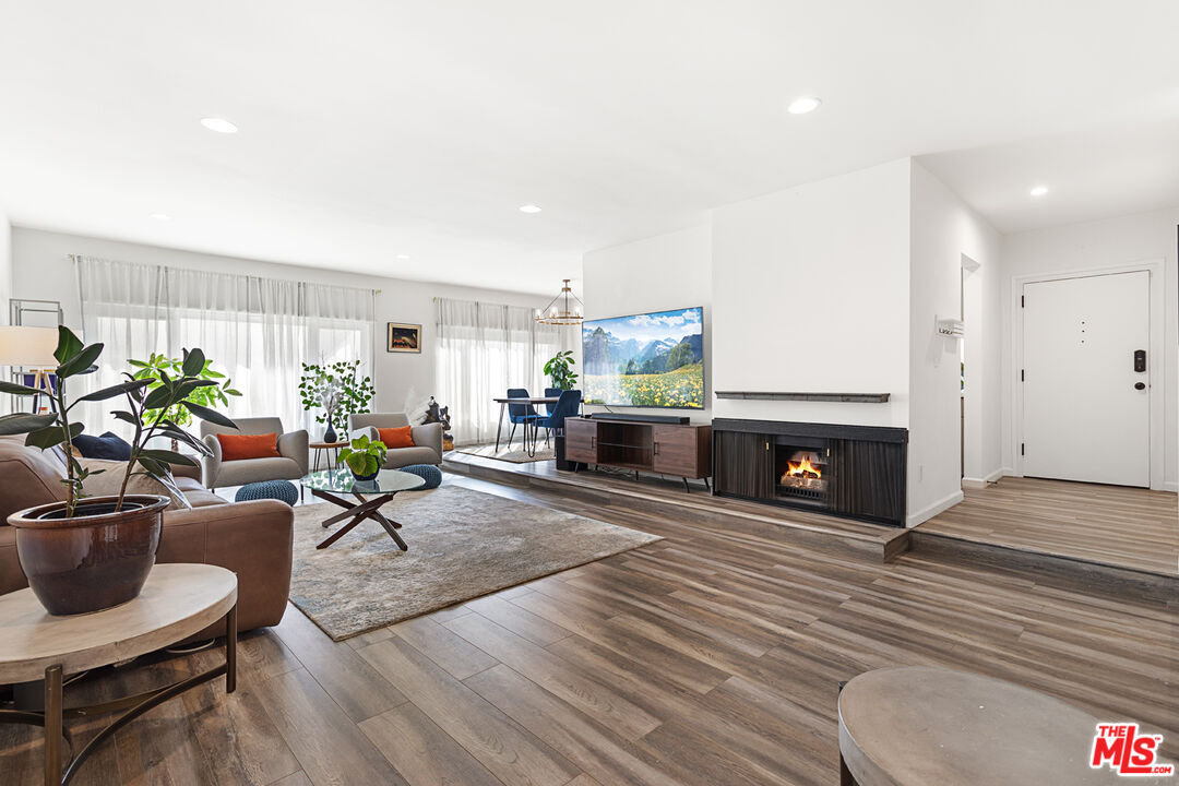 Property Photo: 11820 Mayfield Ave CA 90049