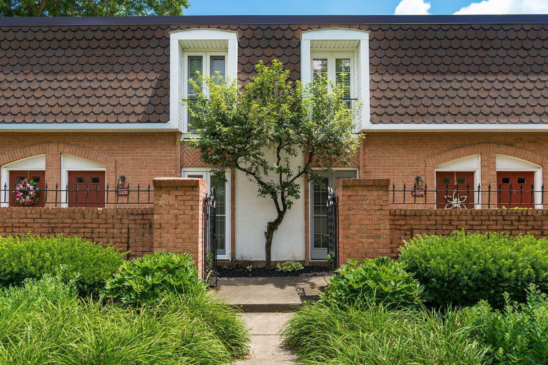 Property Photo: 2898 Chateau Circle OH 43221