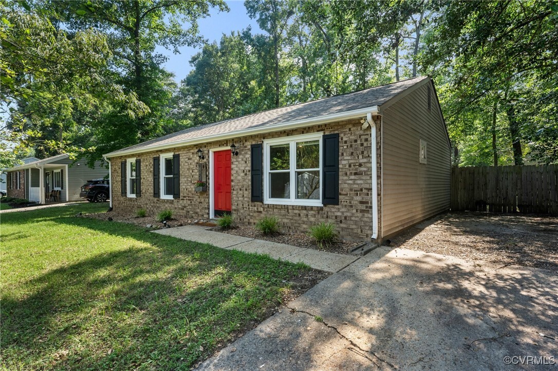 Property Photo: 9324 Bent Wood Lane VA 23237