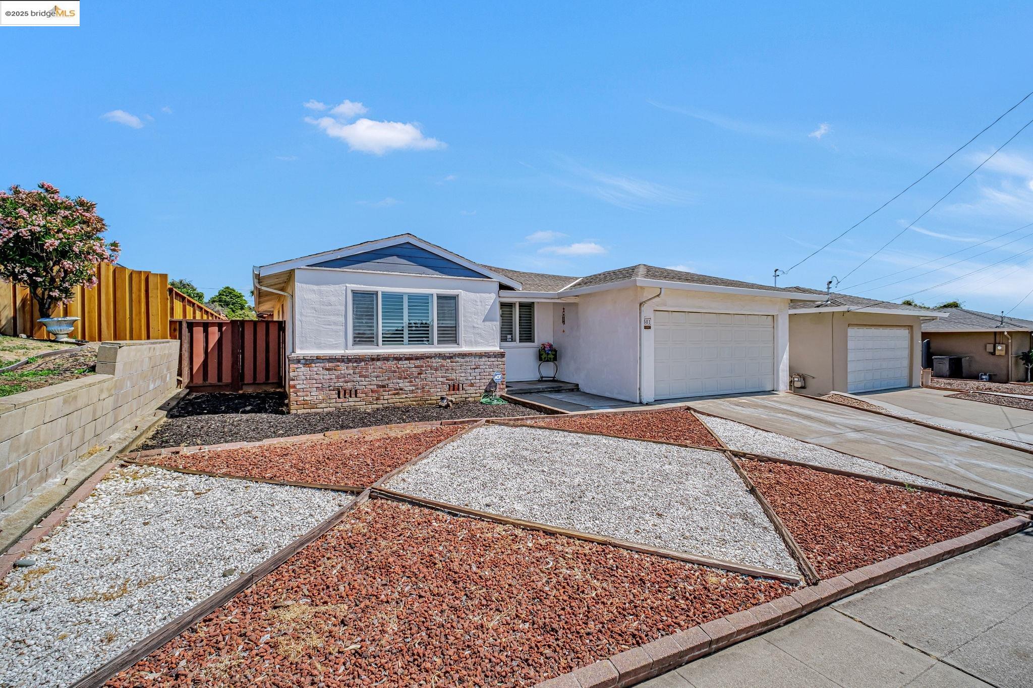 Property Photo: 581 Fairway Street CA 94544