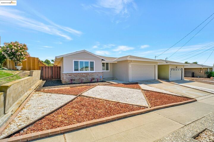 Property Photo: 581 Fairway Street CA 94544