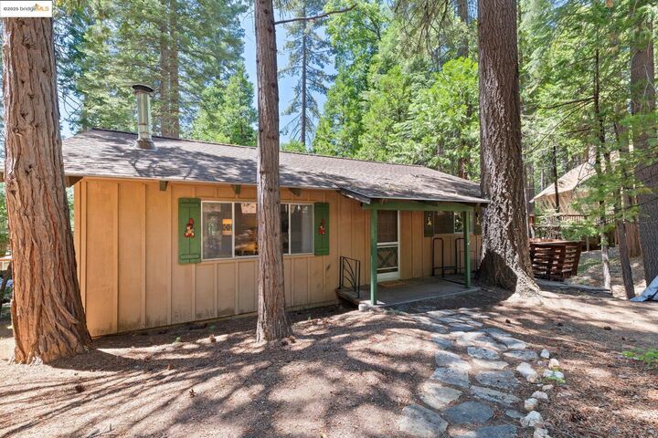 Property Photo:  24318 Kalanu Pl  CA 95346 