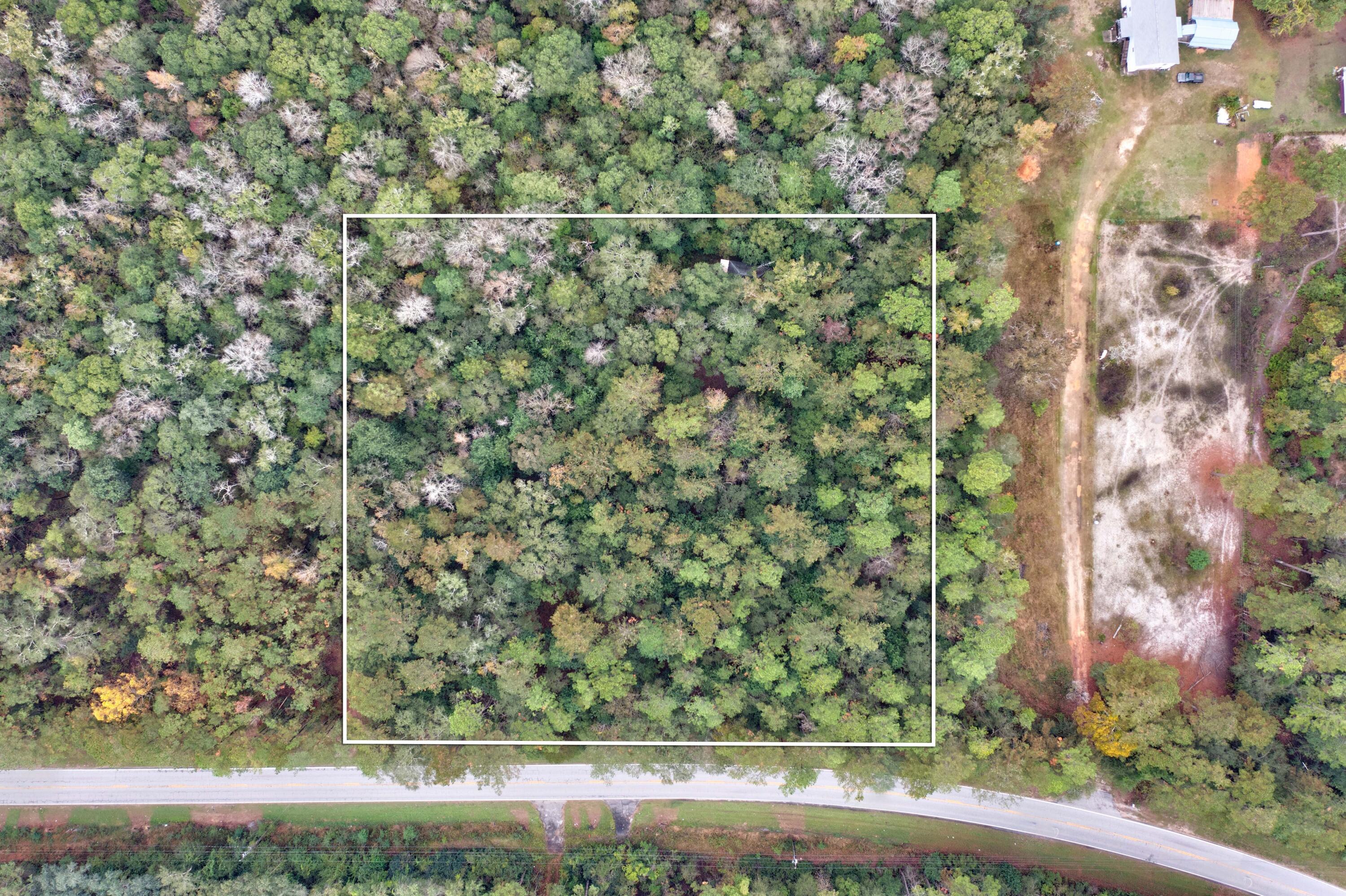 Property Photo: 5040 Antioch Road FL 32536