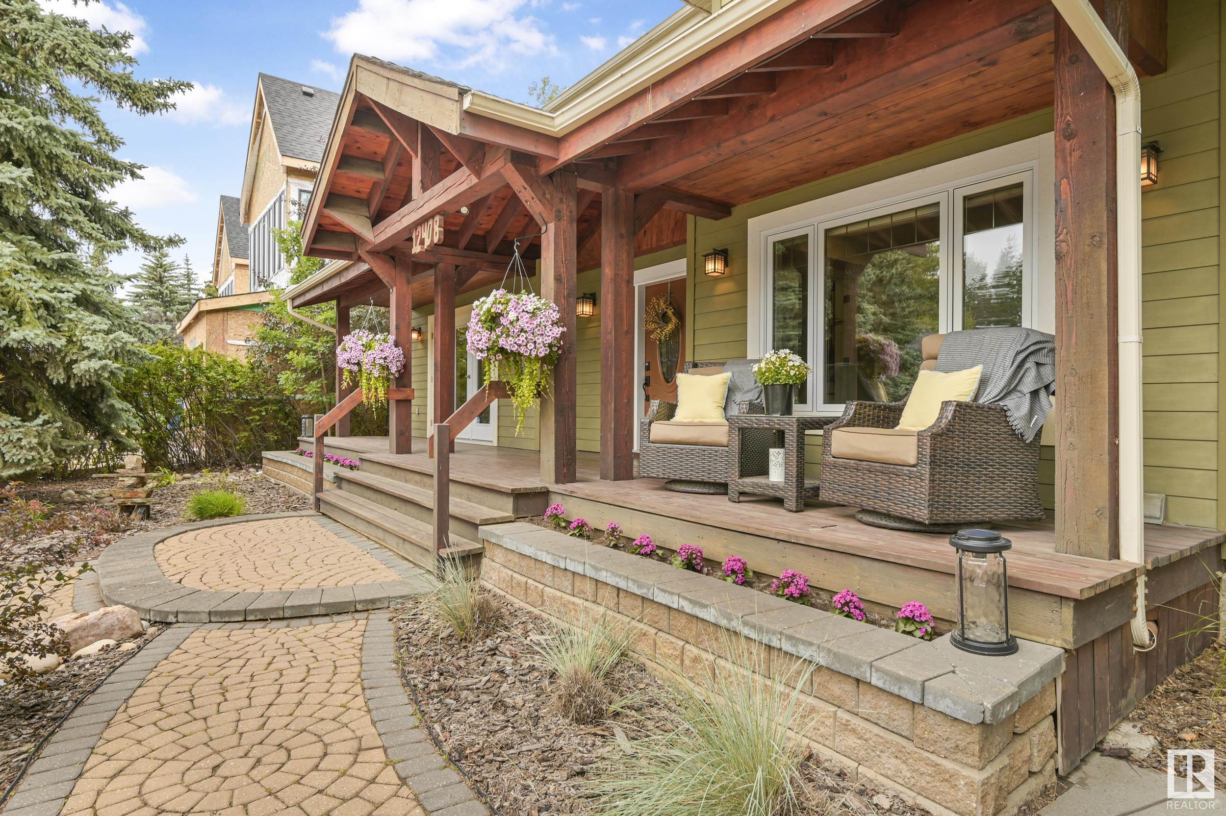 Property Photo:  12408 39 Avenue NW  AB T6J 0N2 