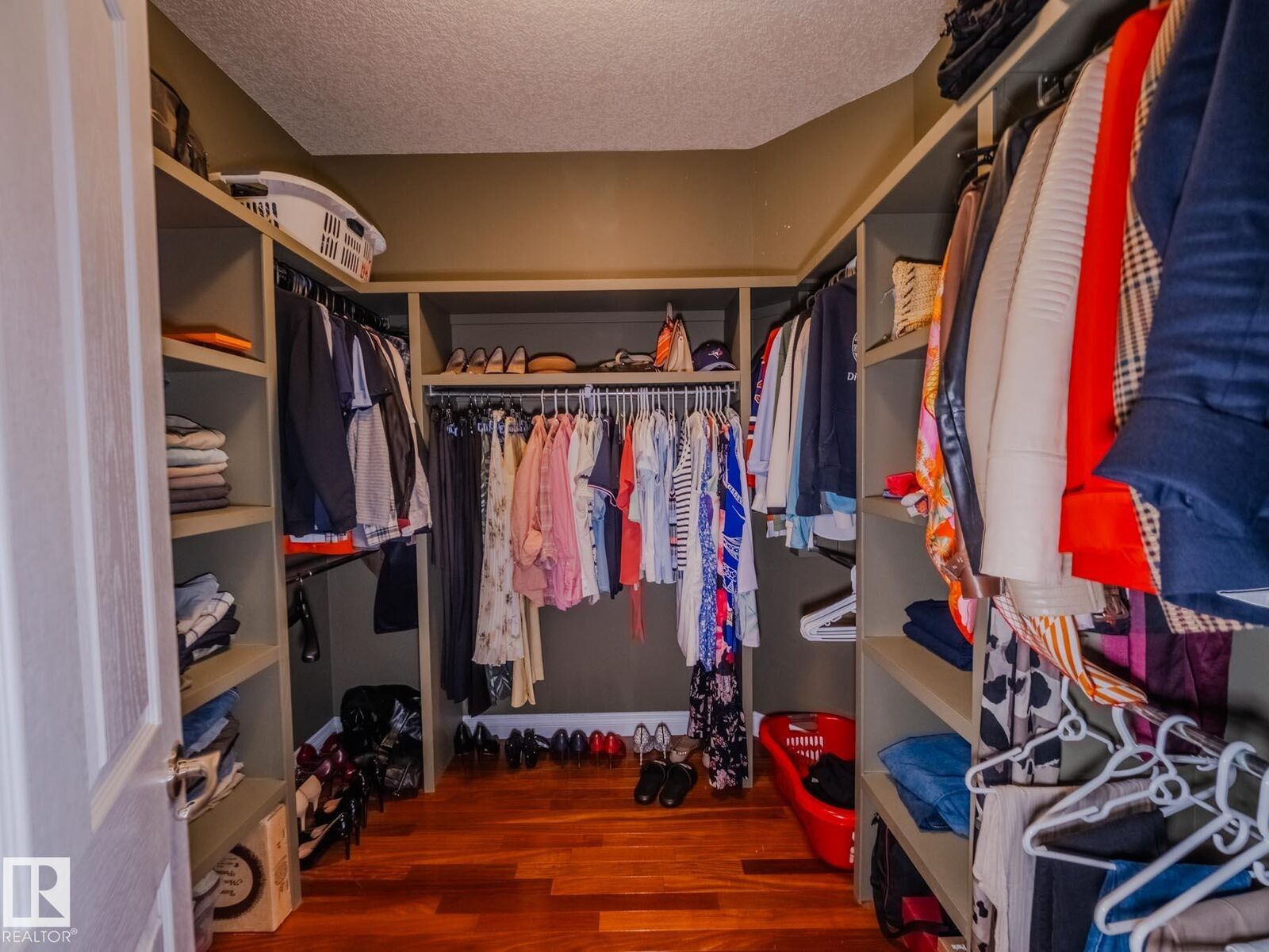 Property Photo: 52422 Rge Road 224 194 AB T8A 6N1