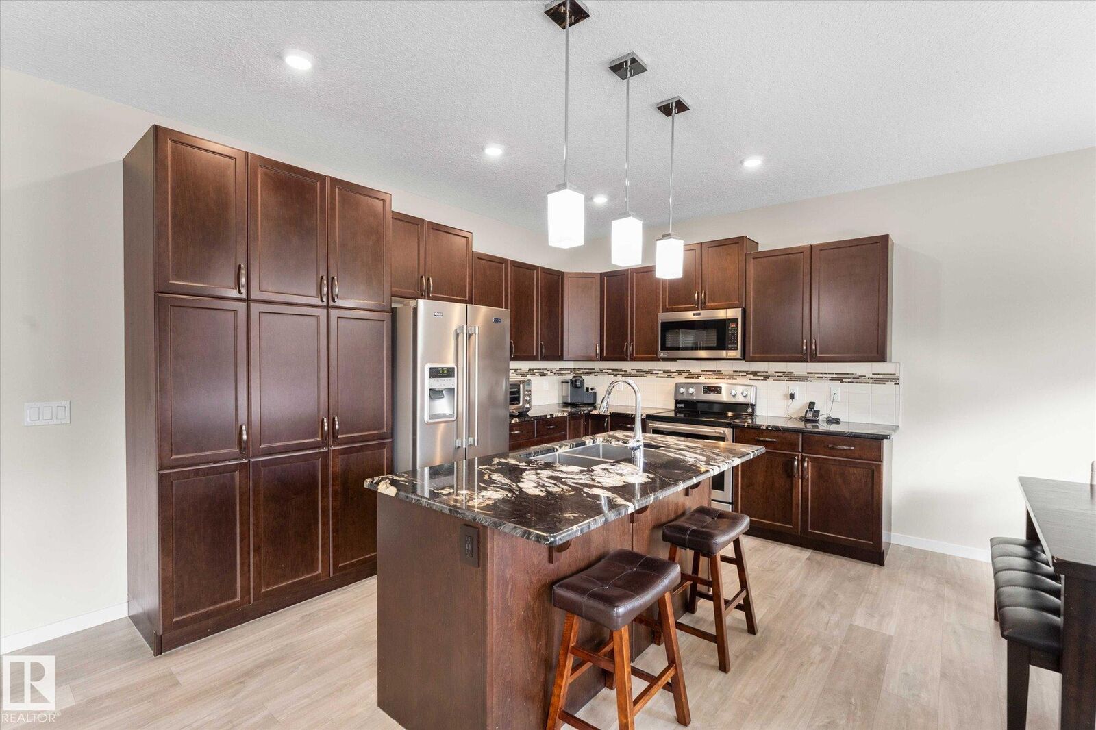 Property Photo:  17164 47 Street NW  AB T5Y 3P4 