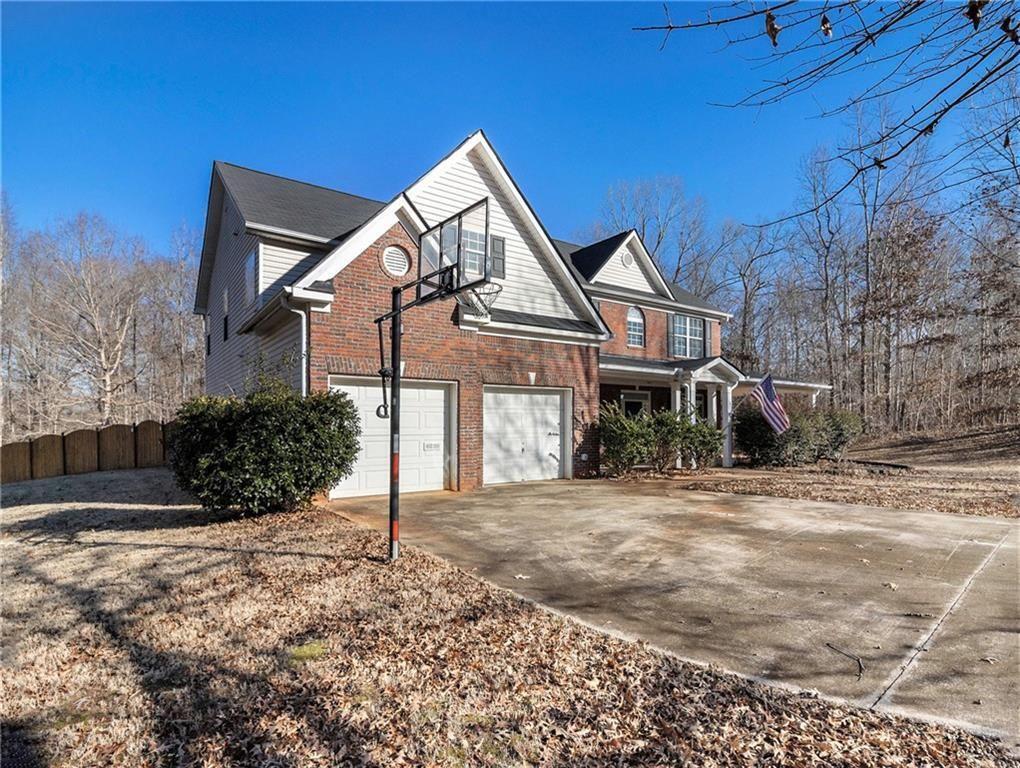 Property Photo: 1301 Crosswind Place GA 30252