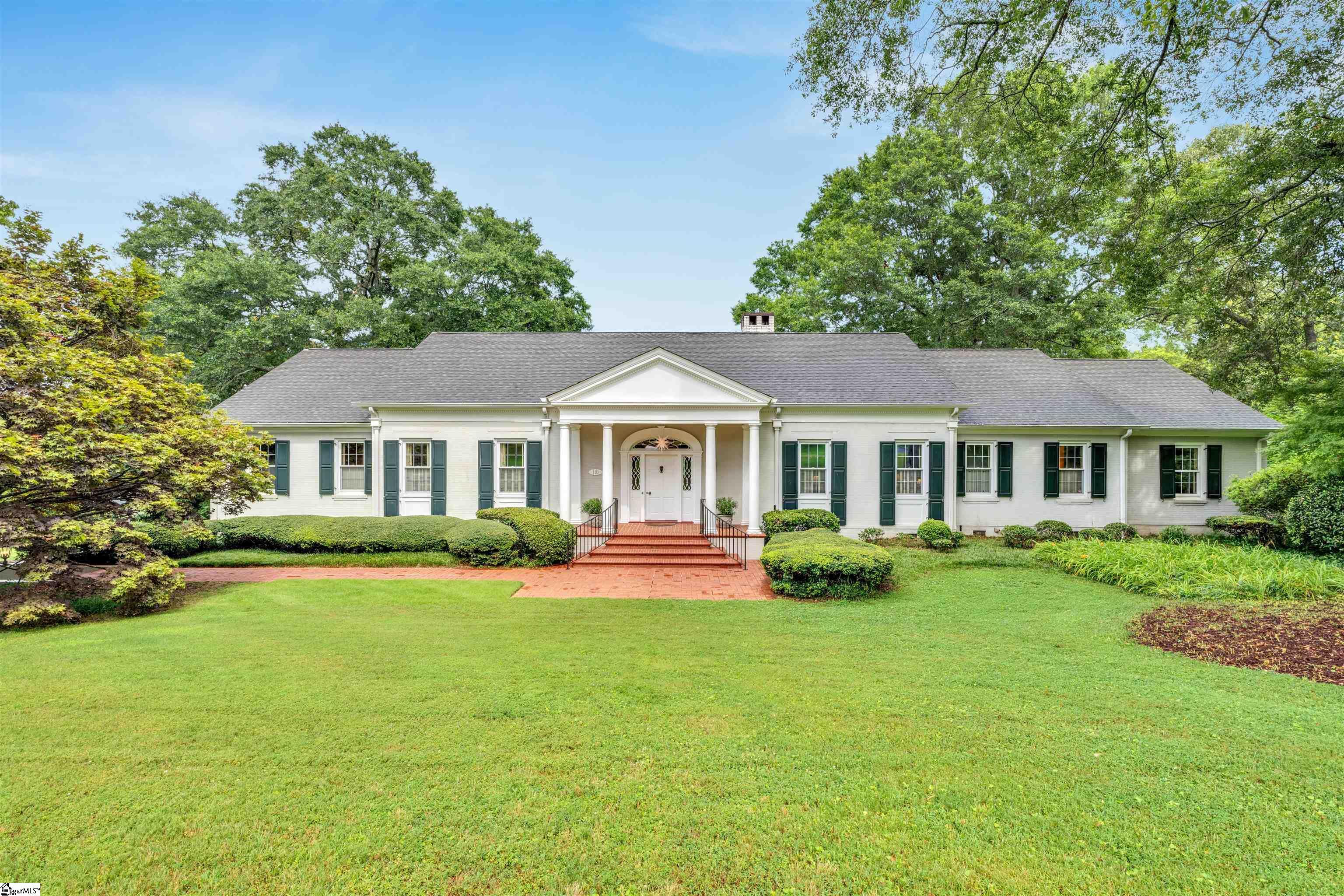 Property Photo: 110 E Round Hill Road SC 29617