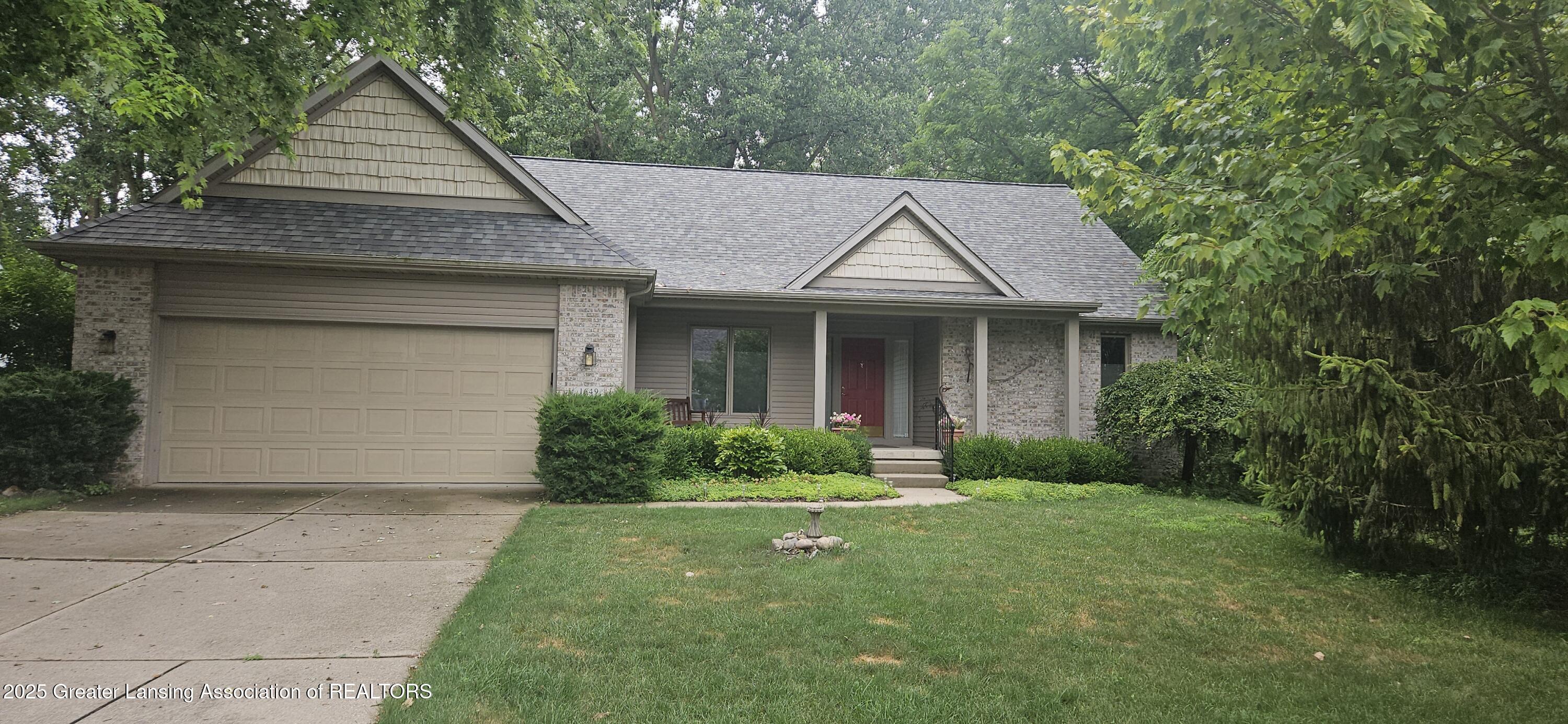 Property Photo: 1649 Roxburgh Avenue MI 48823