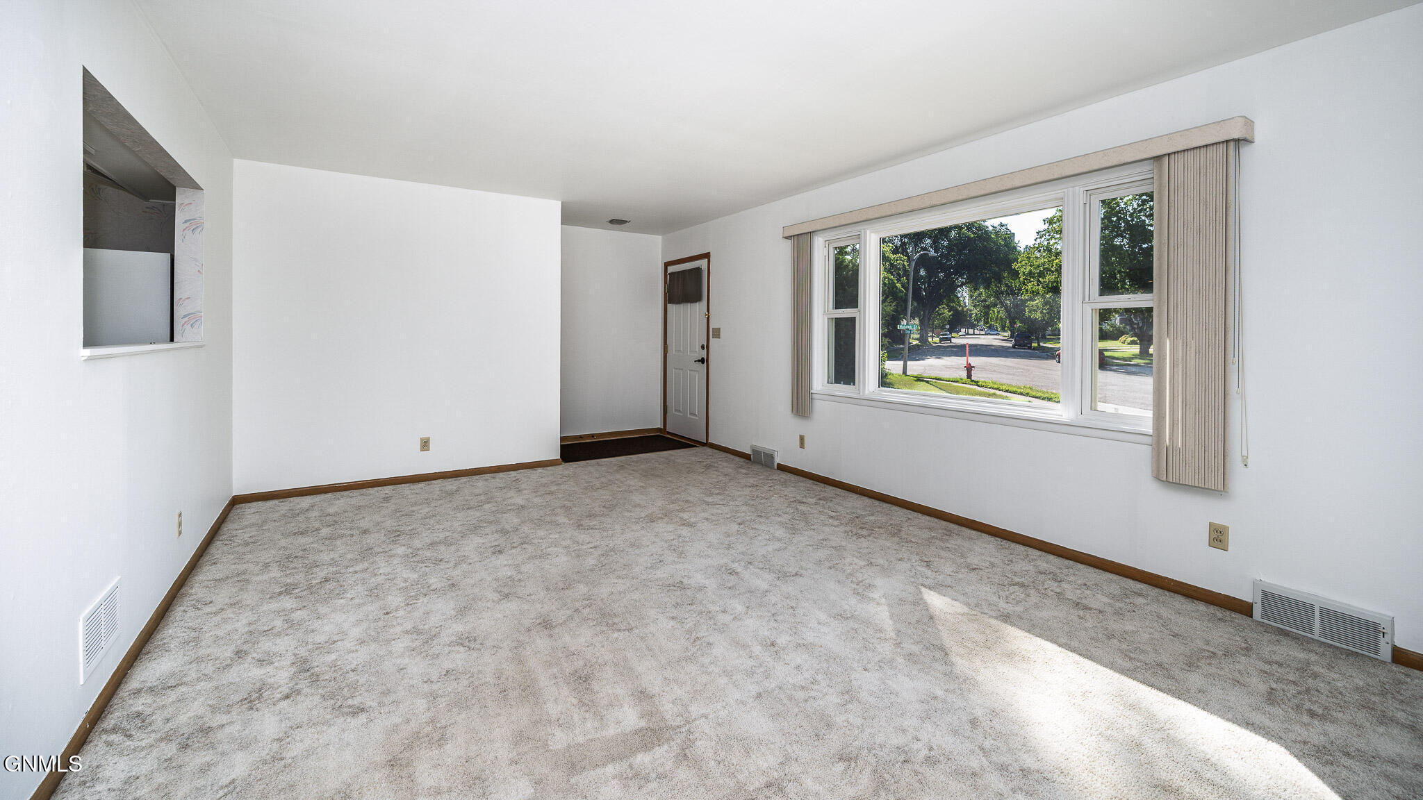 Property Photo: 204 Teton Avenue ND 58501