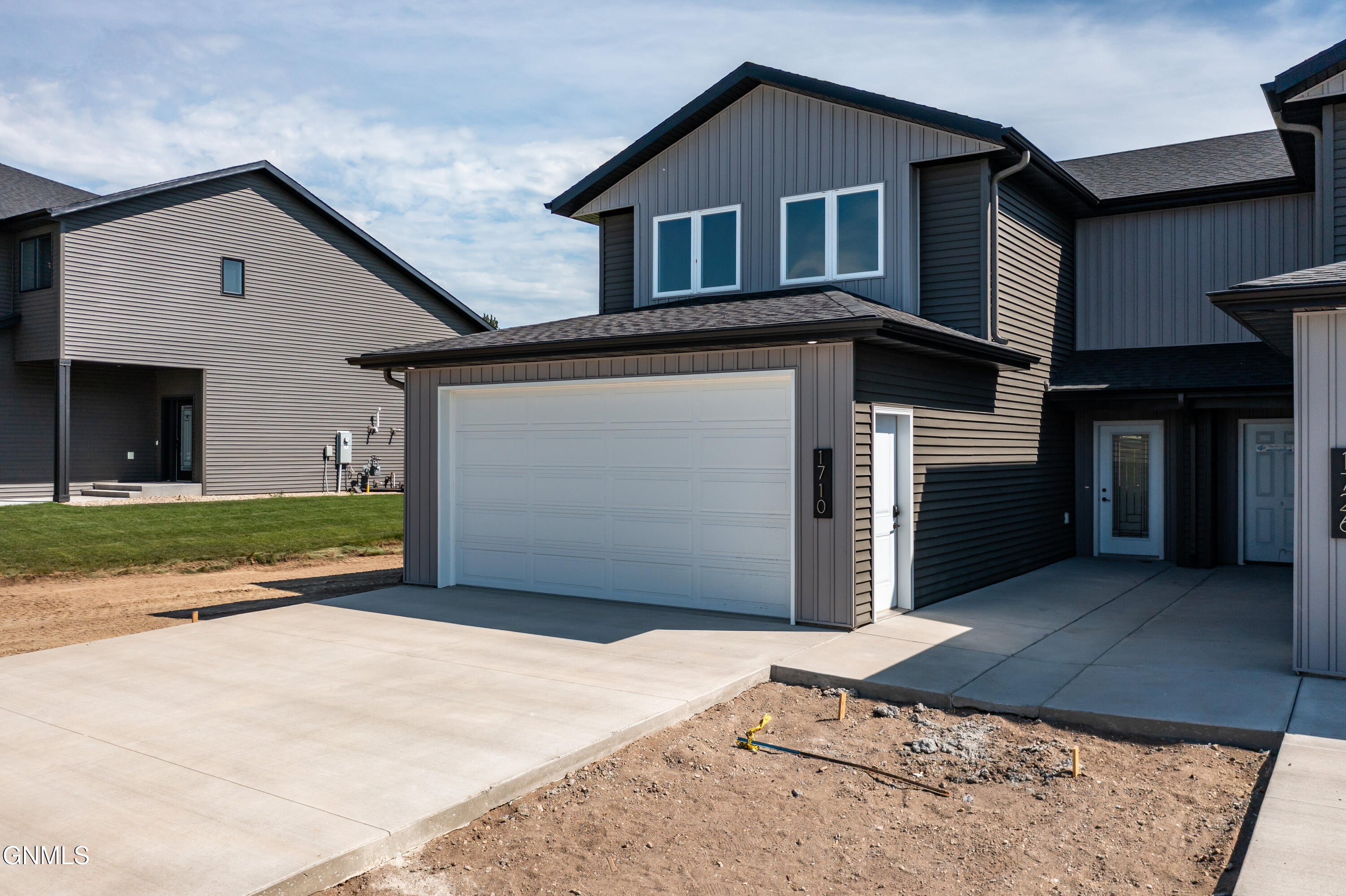 Property Photo: 1710 Heart Rdg Lp SE ND 58554