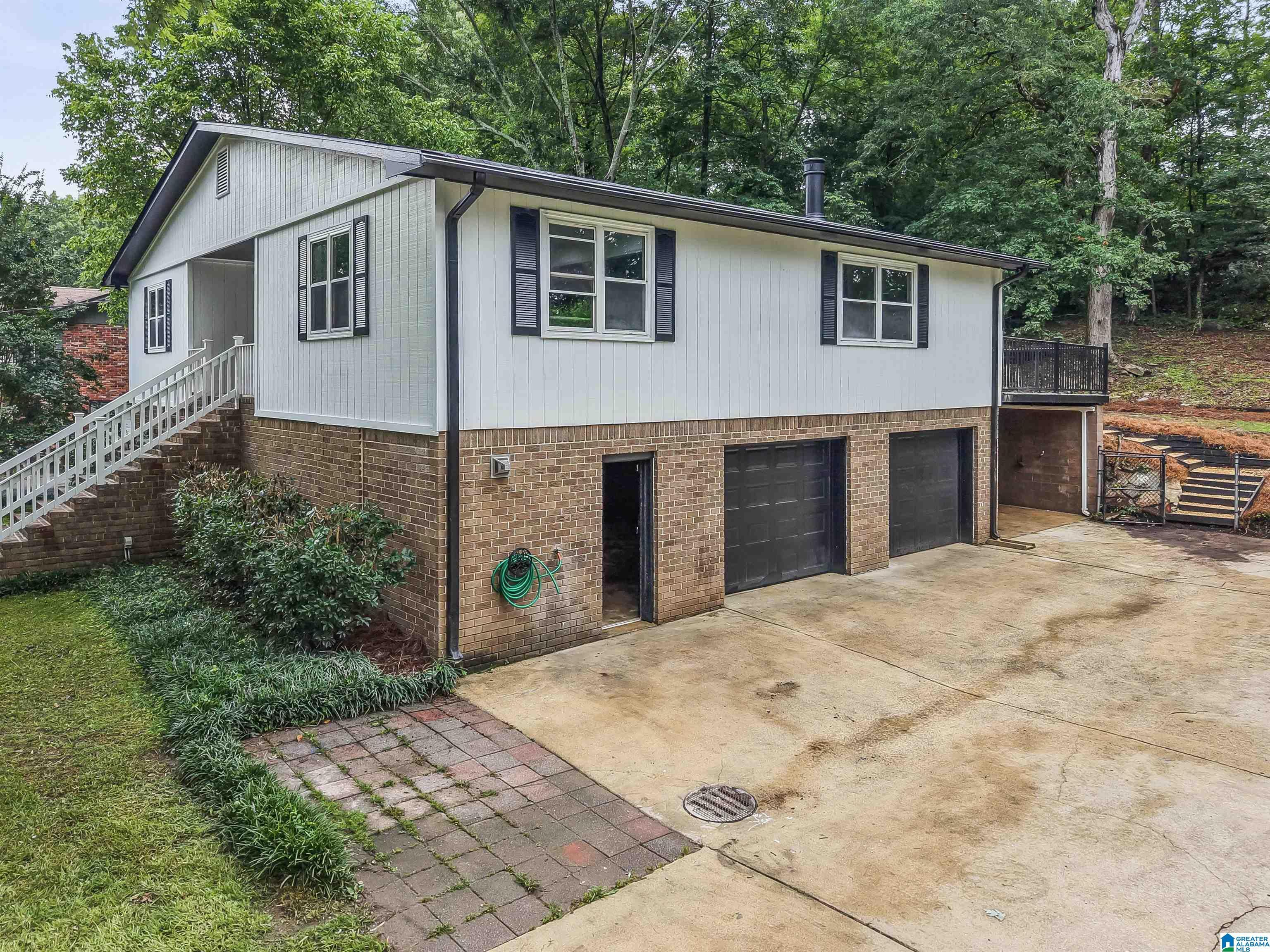 Property Photo:  113 Woodland Circle  AL 35173 