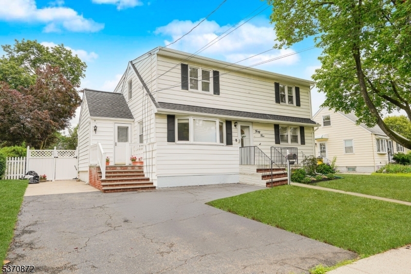 Property Photo:  45 Kenwood Ter  NJ 08610 