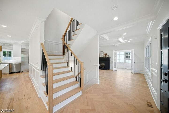 Property Photo: 4 Warren Pl NJ 07042