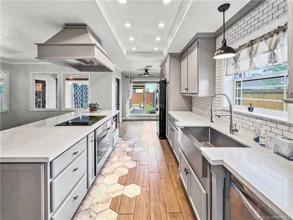 Property Photo: 33 Eucalyptus Street LA 70663