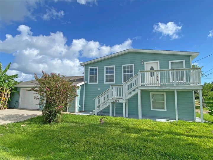 Property Photo: 1402 Avenue K TX 77539