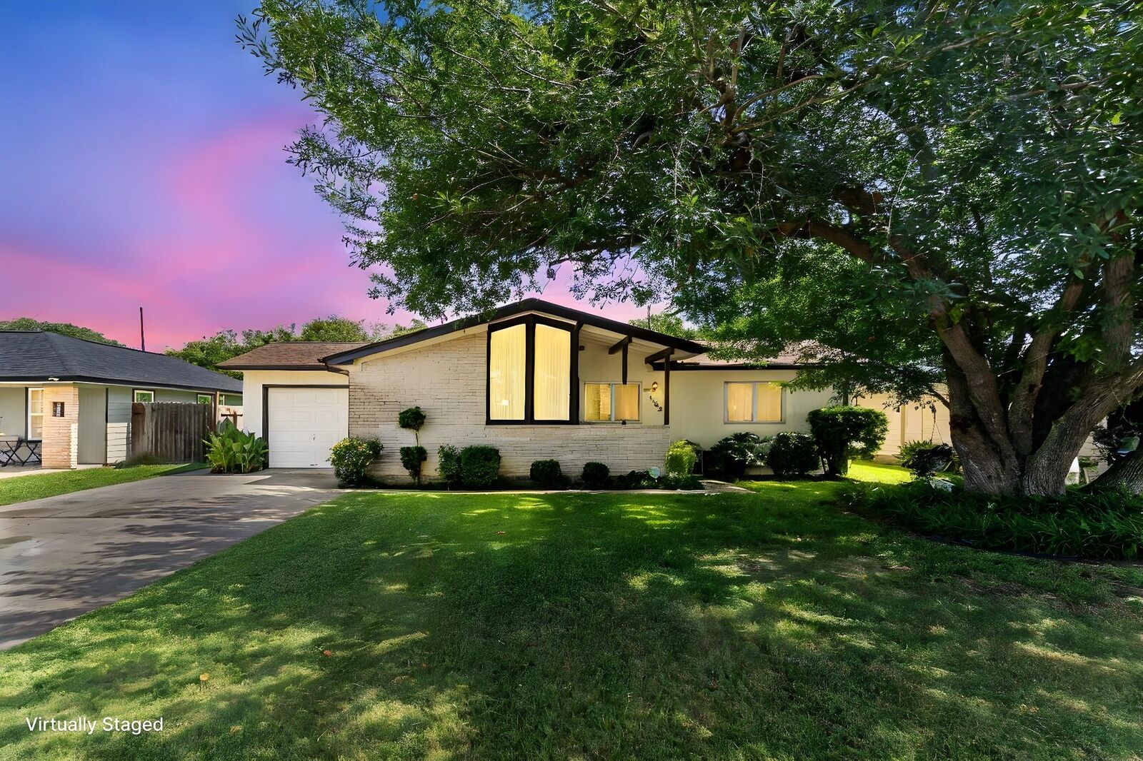 Property Photo: 1502 W 11th Street TX 77541