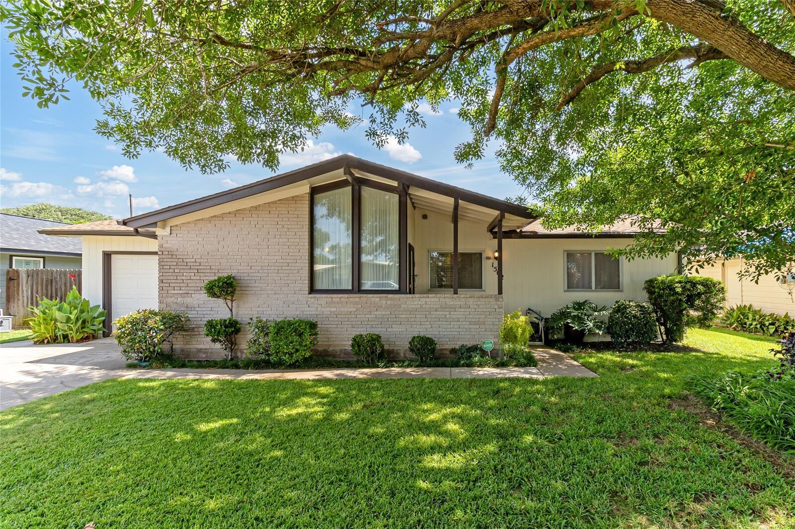 Property Photo: 1502 W 11th Street TX 77541