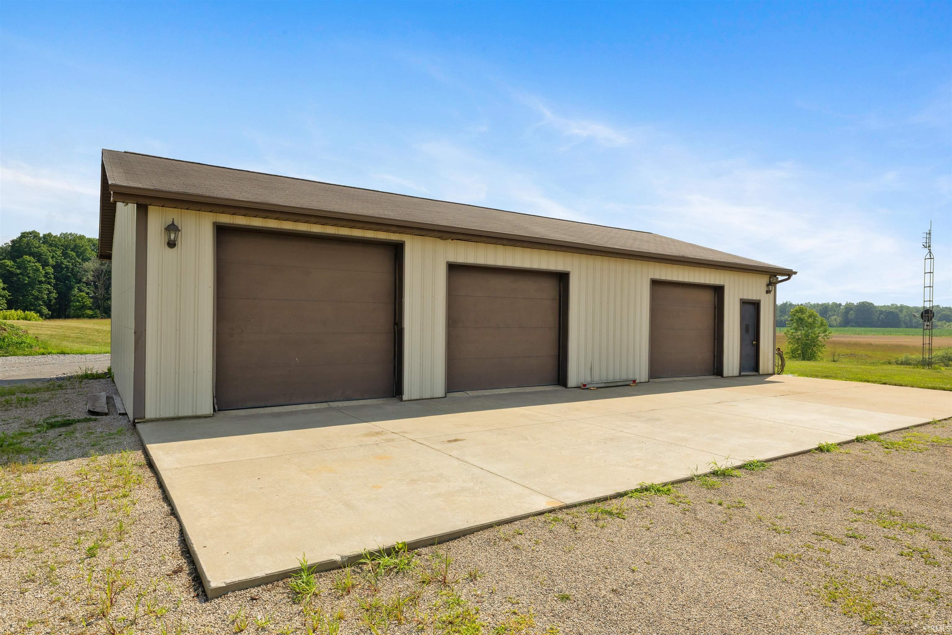 Property Photo:  7205 E 750 S  IN 46742-9608 
