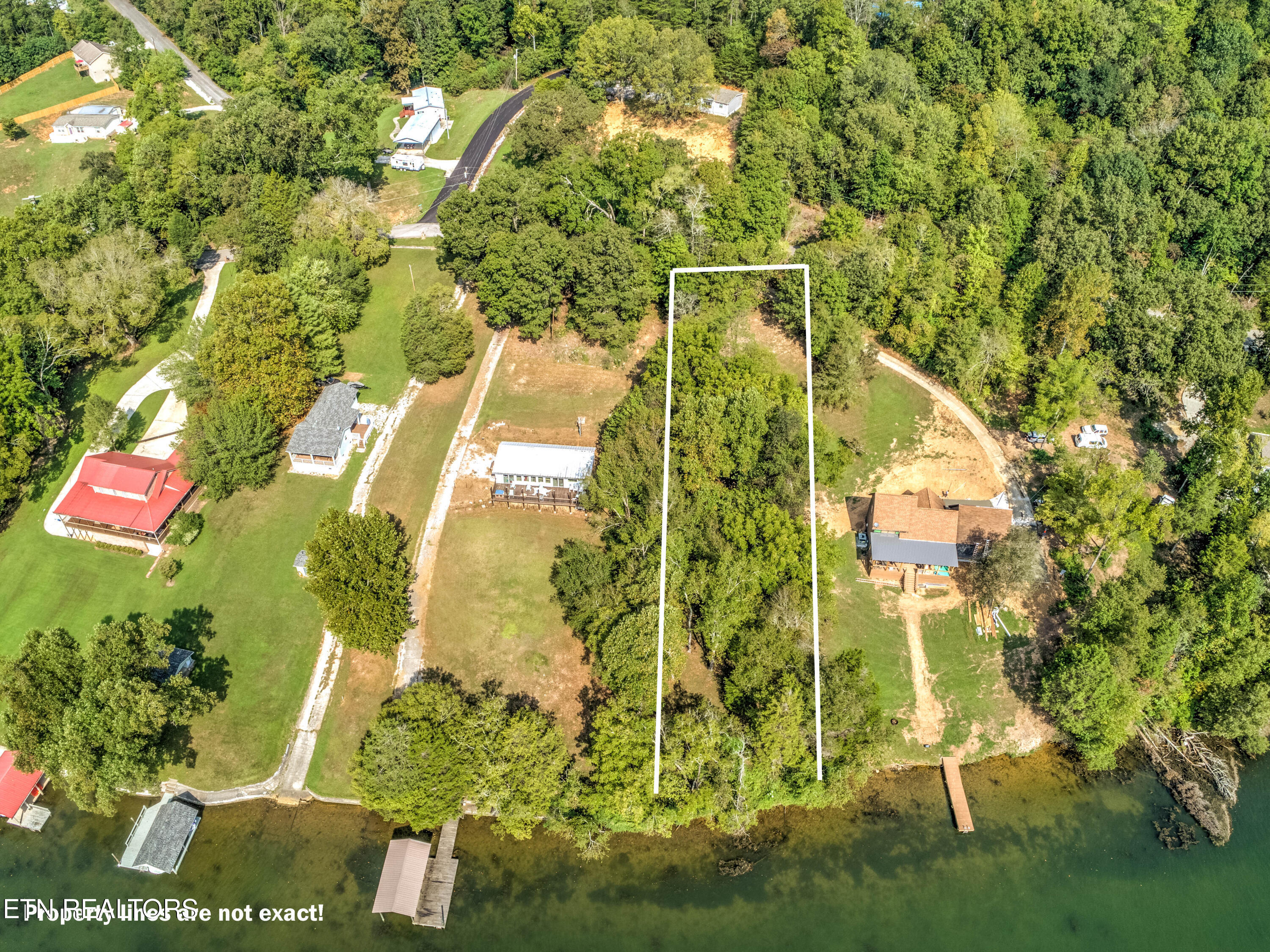 Property Photo: 410 Lakecrest Drive TN 37748