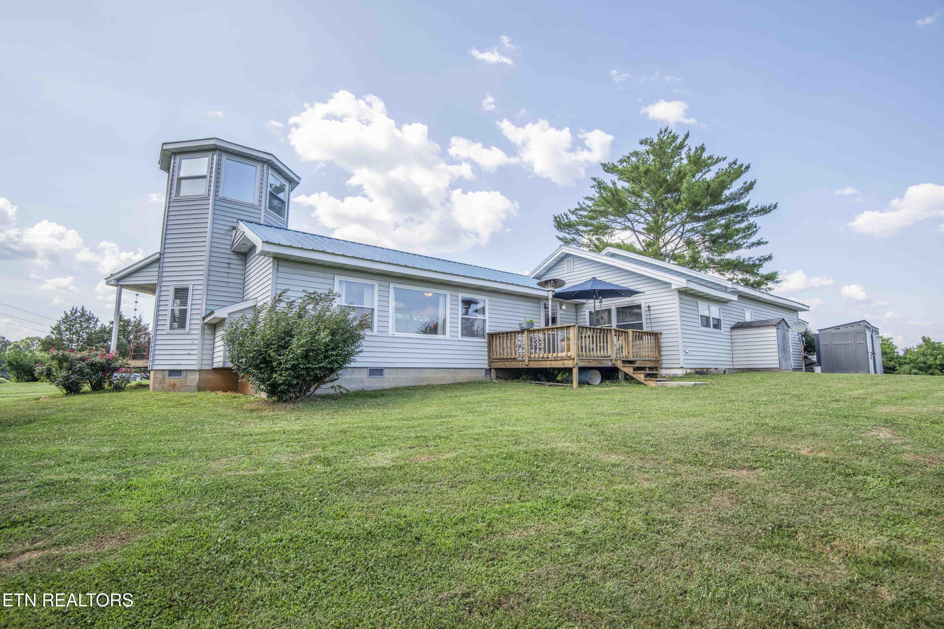 Property Photo: 916 W Copeland Drive TN 37849