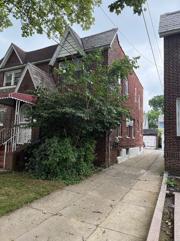 Property Photo:  89-09 215 Street  NY 11427 