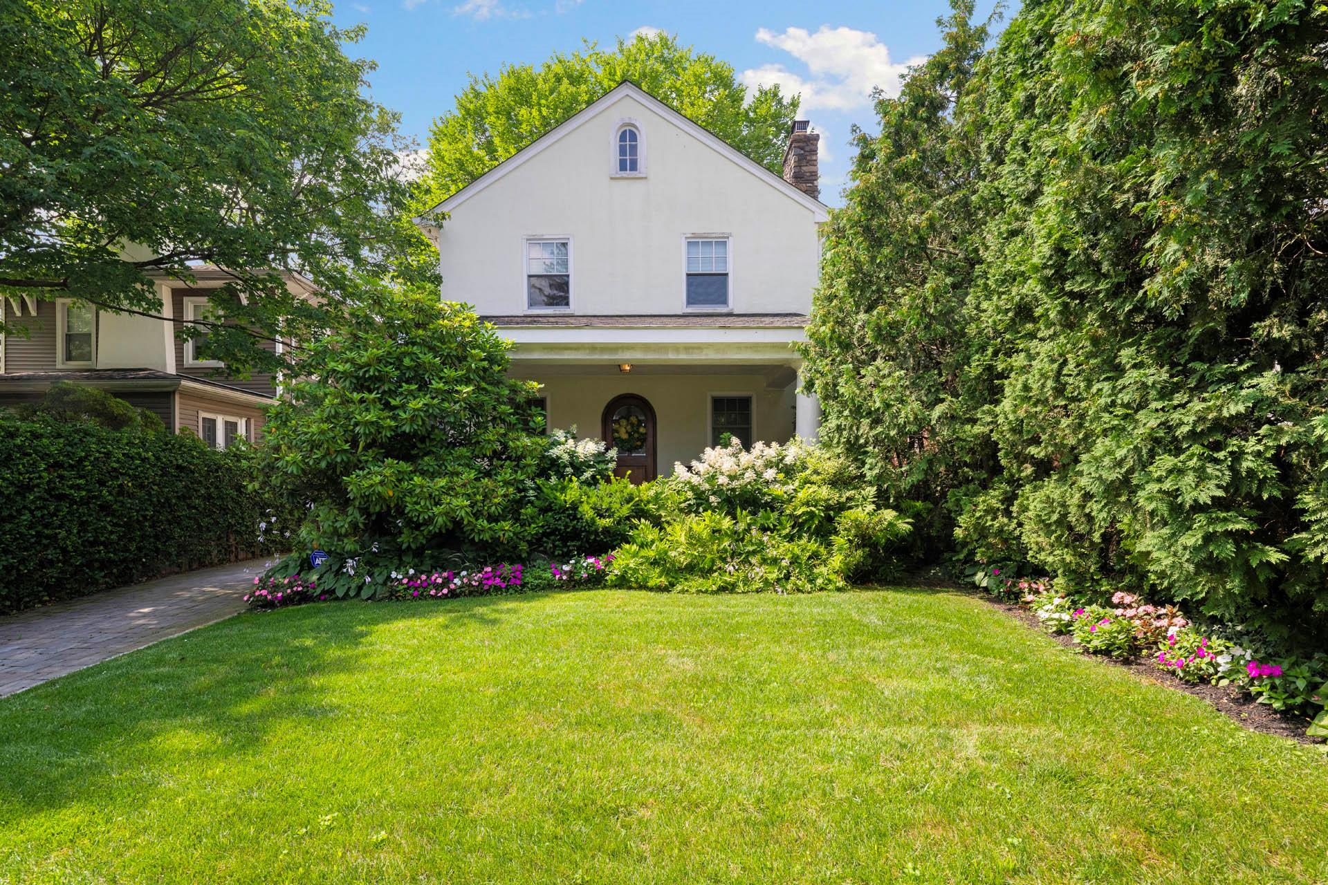 Property Photo:  46 Beechwood Terrace  NY 10705 