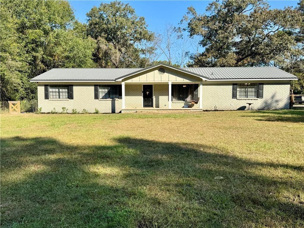 Property Photo: 4860 Dogwood Trail AL 36613