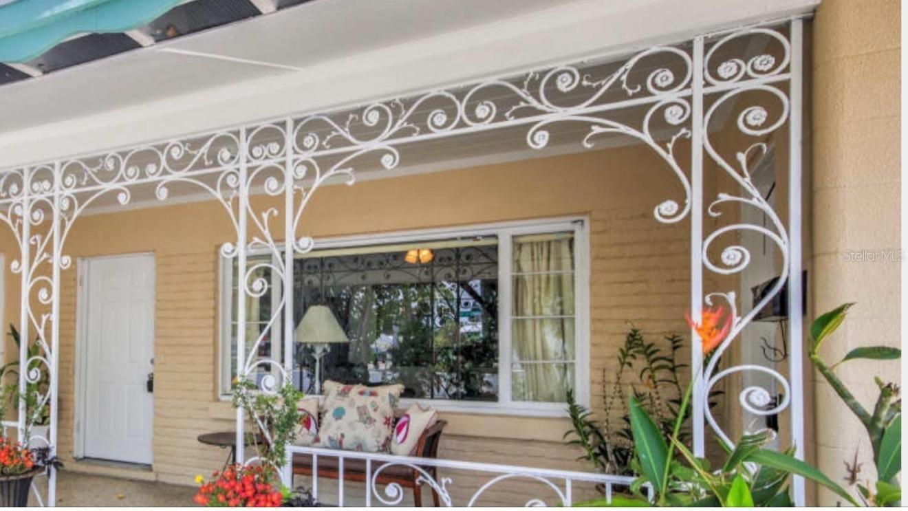 Property Photo:  1761 Siesta Drive  FL 34239 