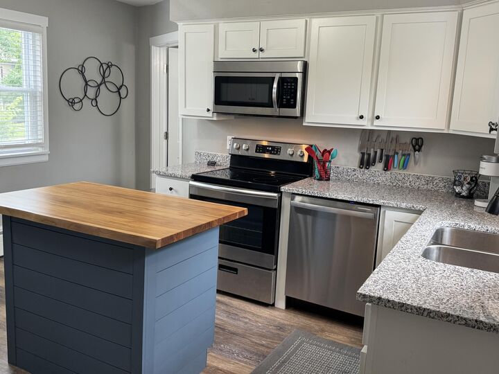 Property Photo:  739 Elizabeth St  WI 53066 