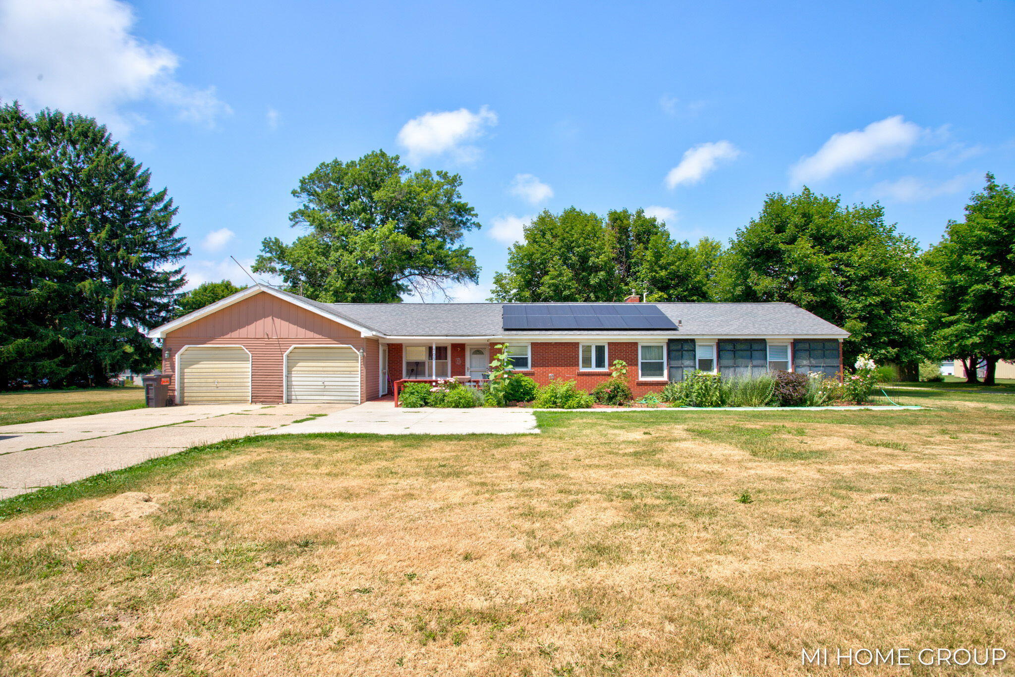 Property Photo: 705 E Main Street MI 49408