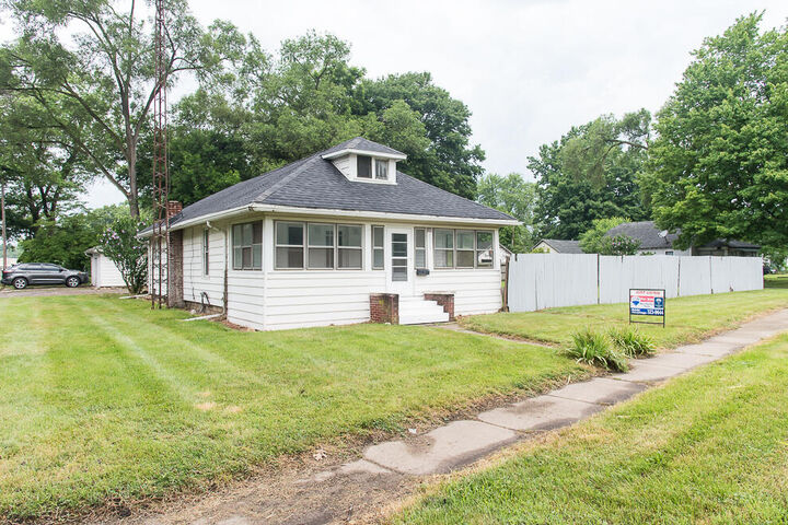 1319 S Main Street  Three Rivers MI 49093 photo