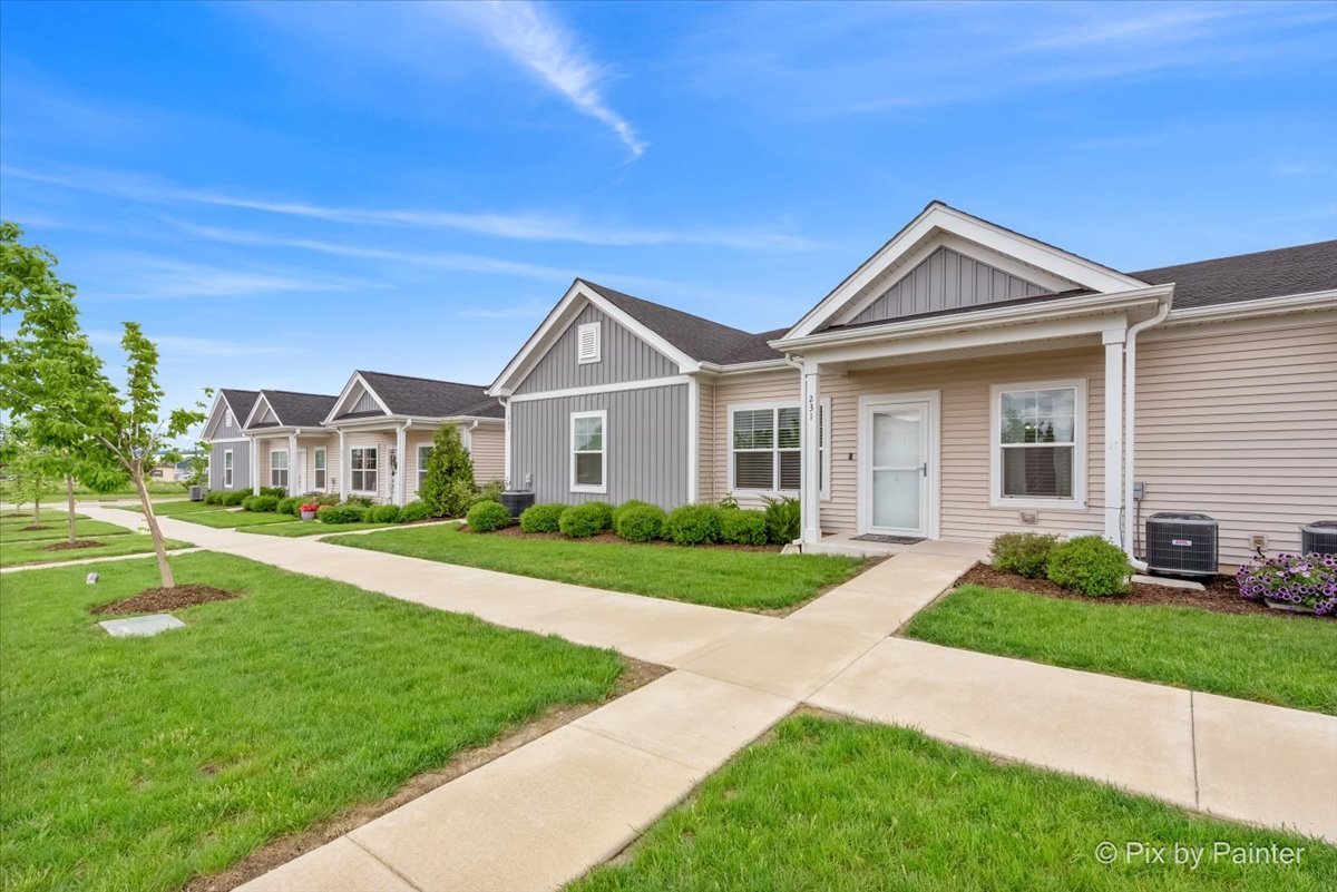 231 S Walnut Street  Cortland IL 60112 photo