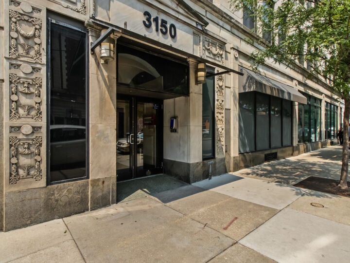 Property Photo: 3150 N Sheffield Avenue 203 IL 60657