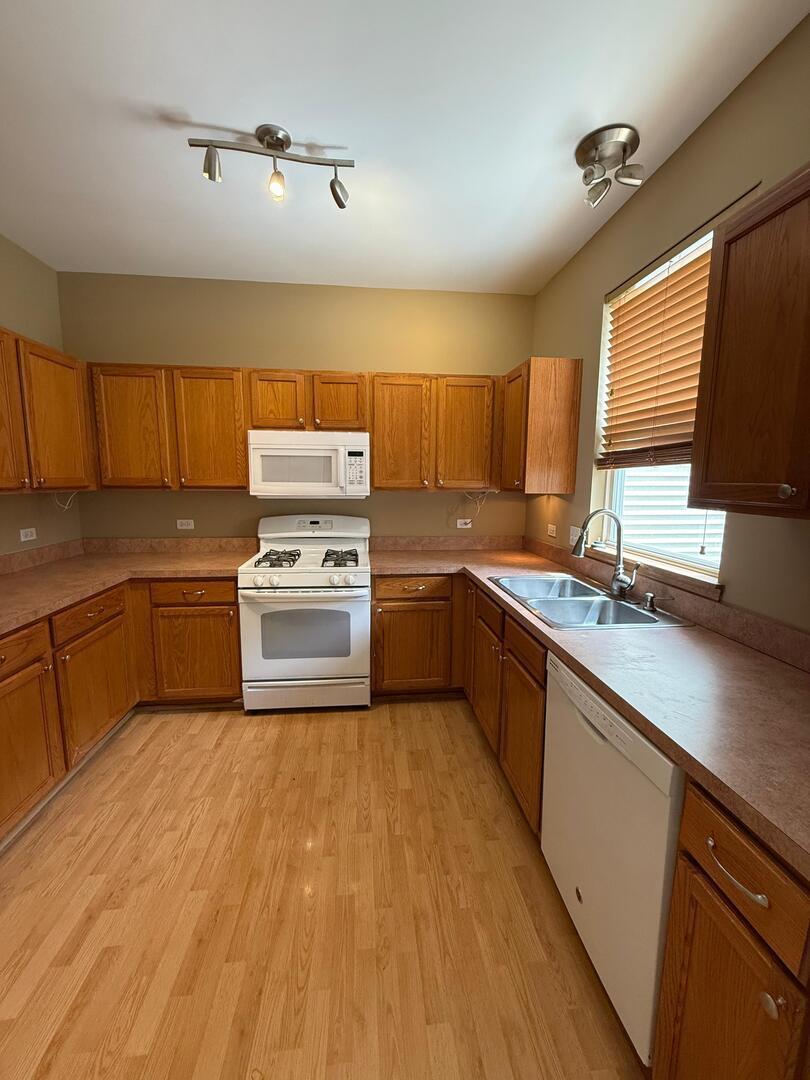Property Photo:  2376 Sunrise Court  IL 60503 