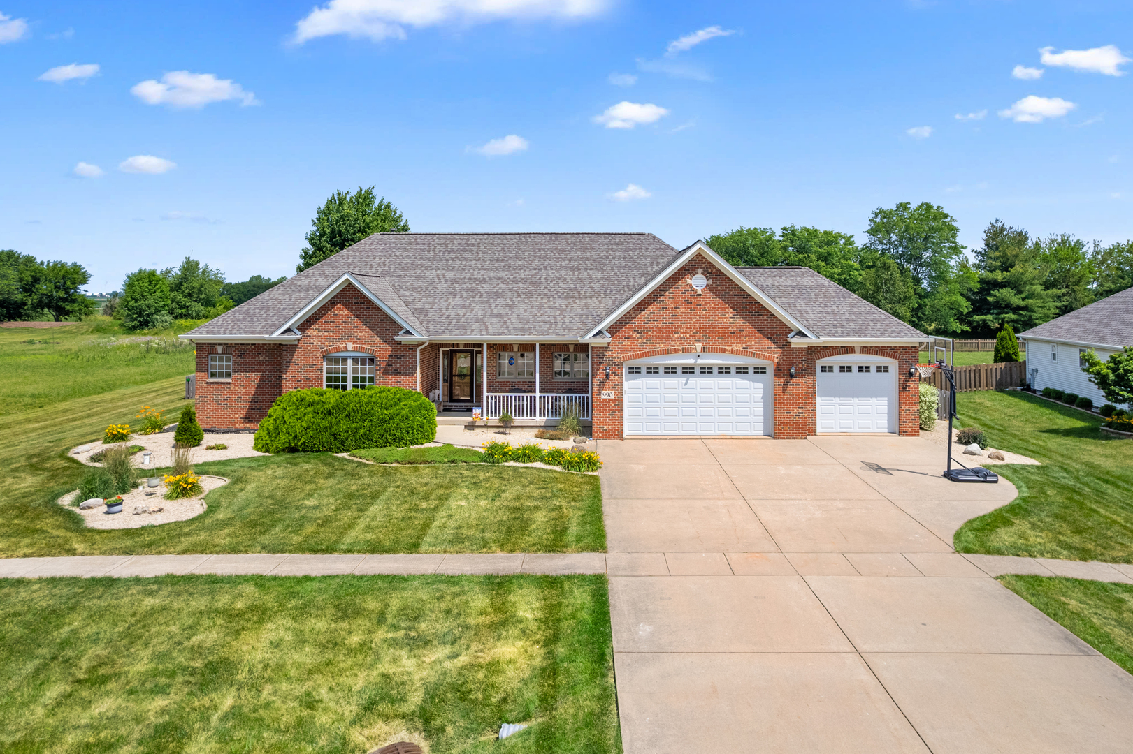 990 Fox Trail Lane  Somonauk IL 60552 photo