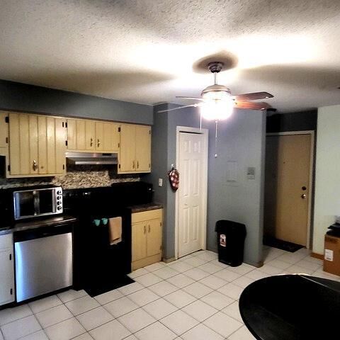 Property Photo:  212 Madison Street 3B  IL 60435 